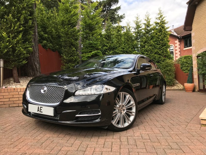 View JAGUAR XJ 3.0D V6 275 SWB Auto Start-Stop Portfolio