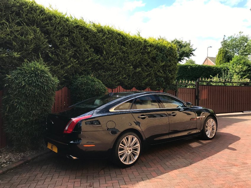 JAGUAR XJ