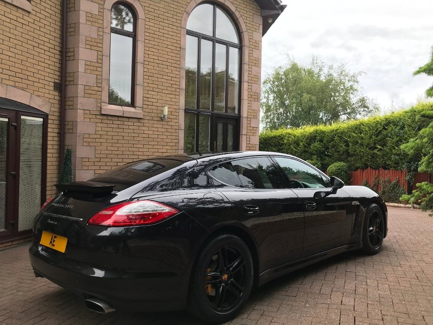 PORSCHE PANAMERA