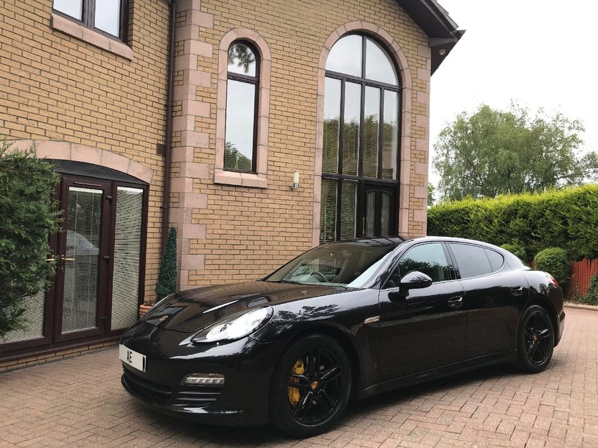 PORSCHE PANAMERA