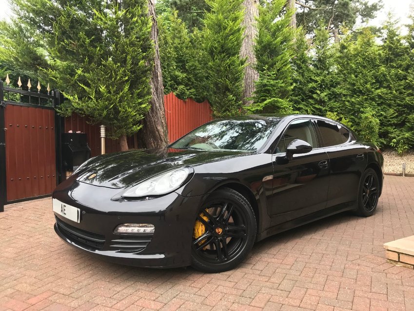 PORSCHE PANAMERA