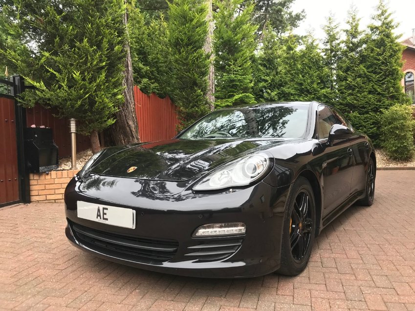 PORSCHE PANAMERA