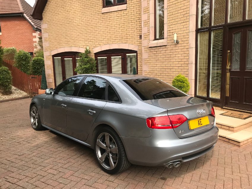 AUDI A4