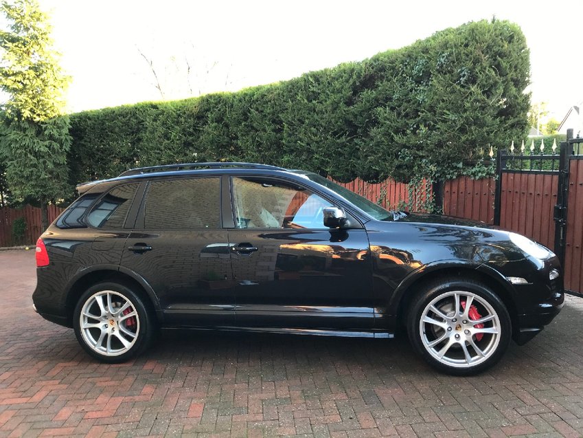 PORSCHE CAYENNE