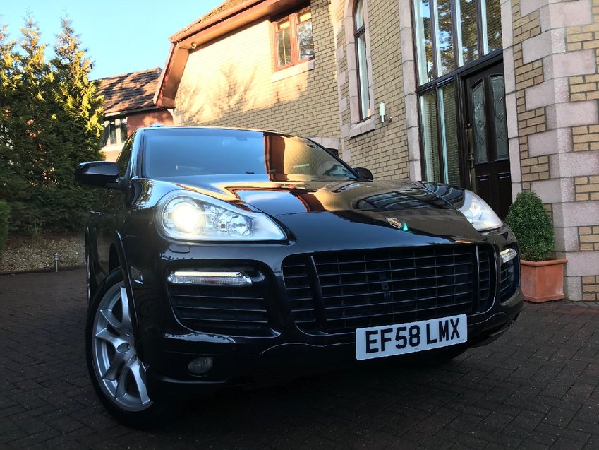 PORSCHE CAYENNE