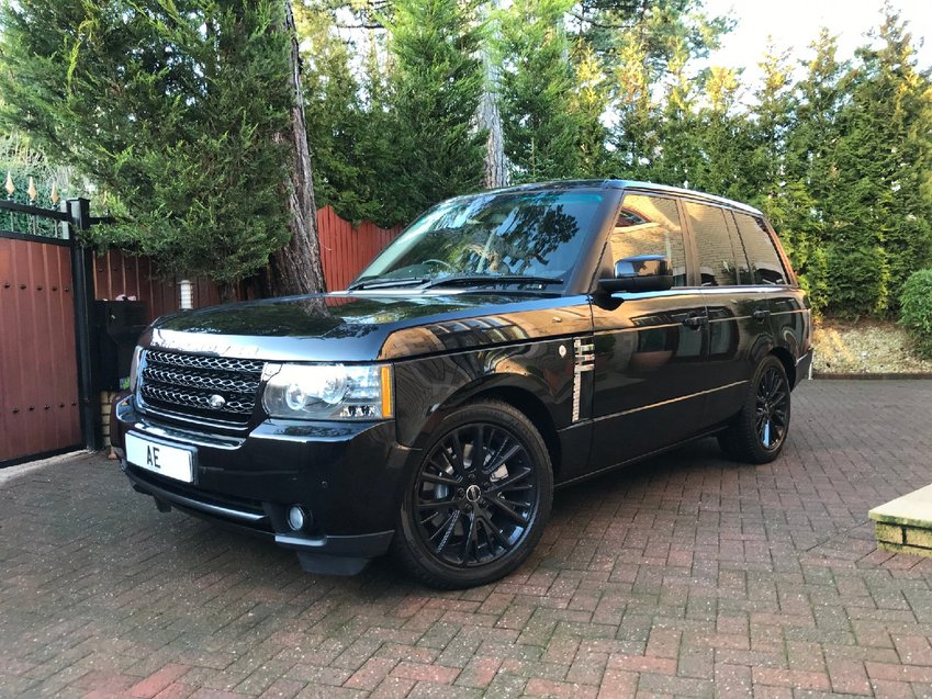 View LAND ROVER RANGE ROVER TDV8 268 Auto Vogue