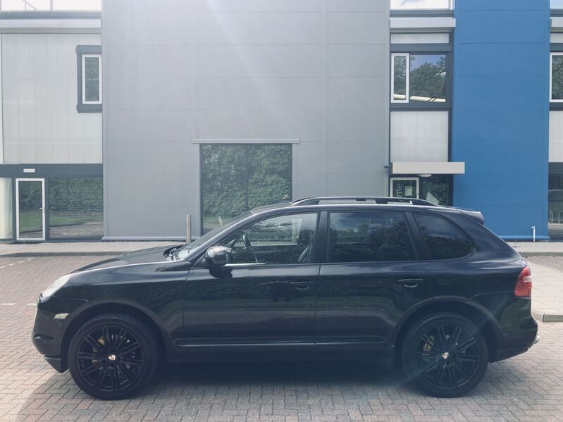 PORSCHE CAYENNE