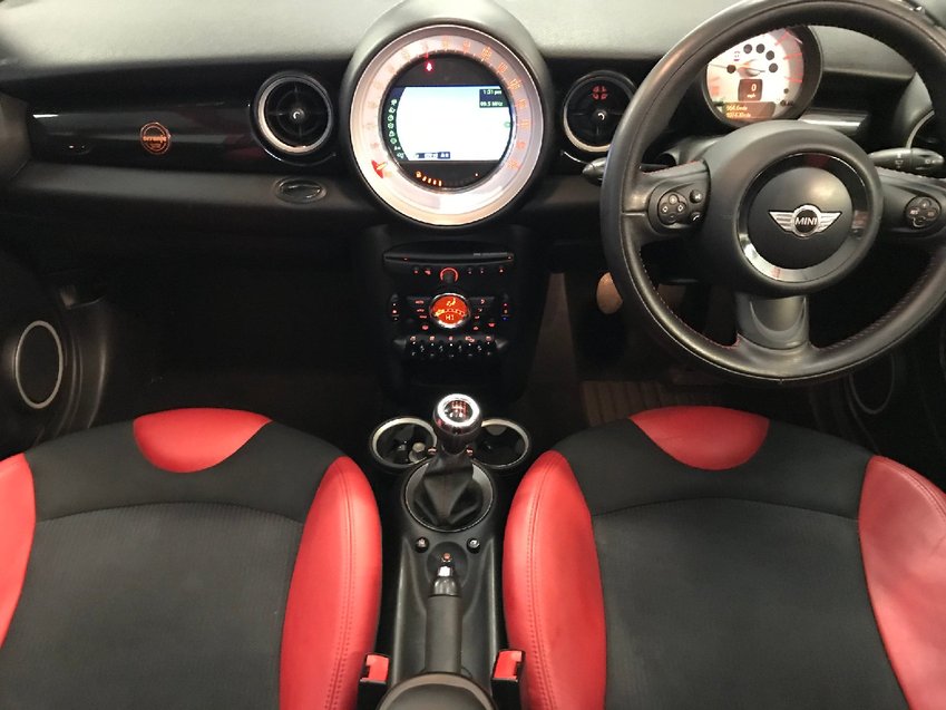 View MINI CABRIOLET DT 113  Cooper John Cooper Works