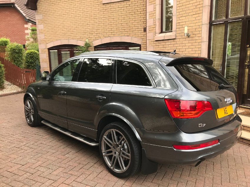 AUDI Q7