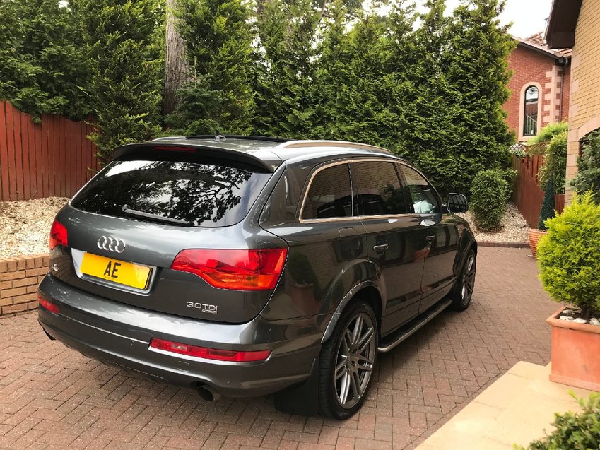 AUDI Q7