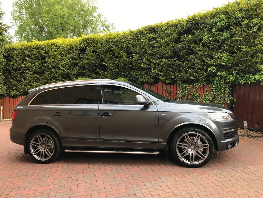 AUDI Q7