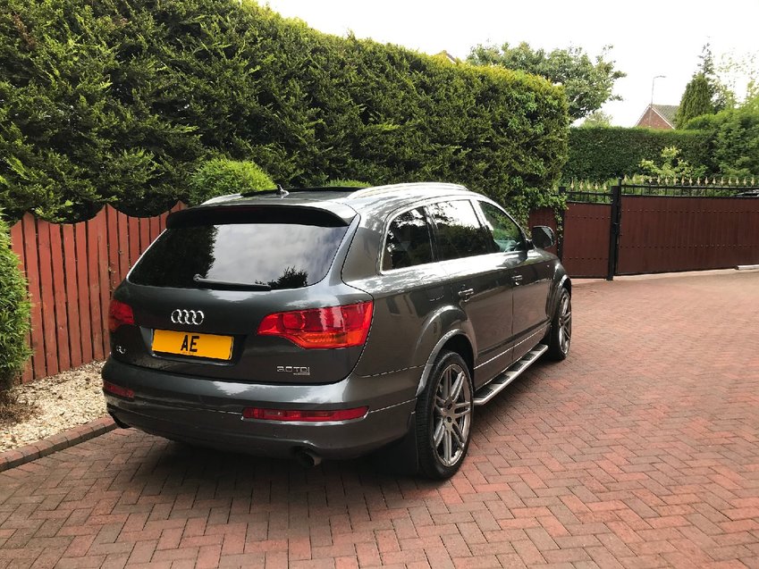 AUDI Q7