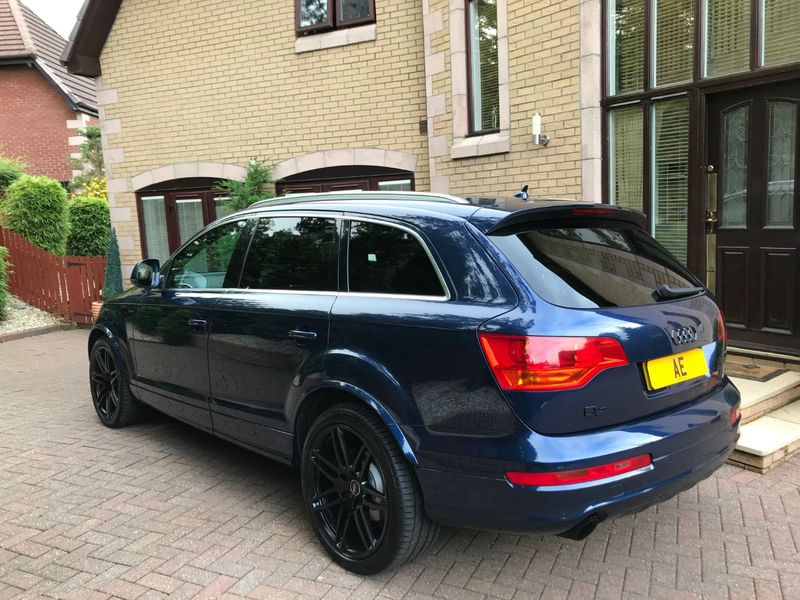 AUDI Q7