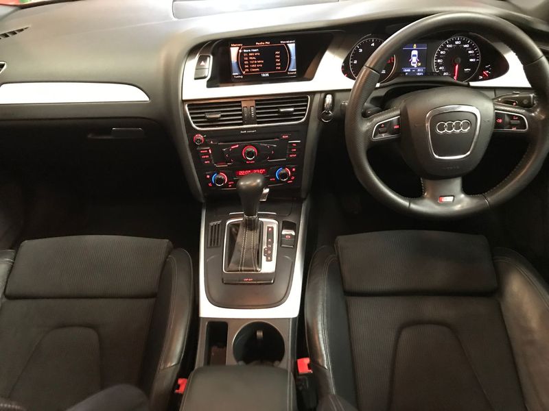 View AUDI A4 TDi 143 Multitronic Auto S Line