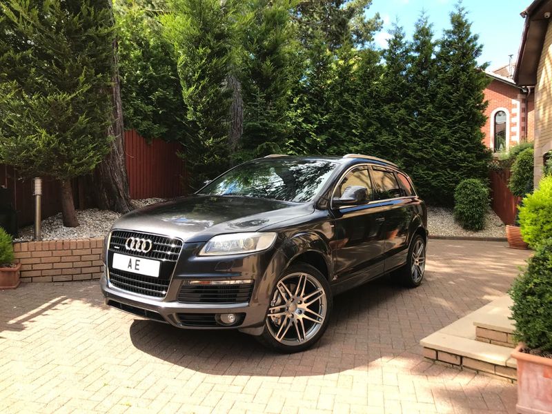 AUDI Q7