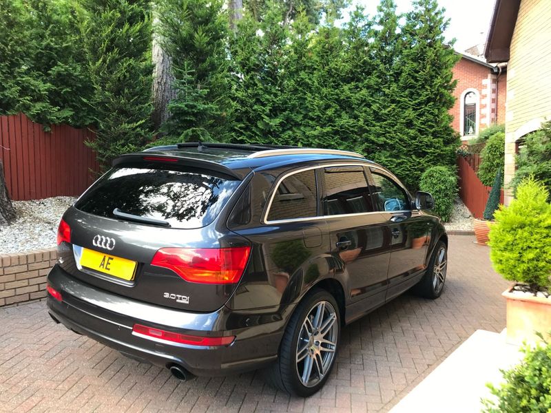 AUDI Q7