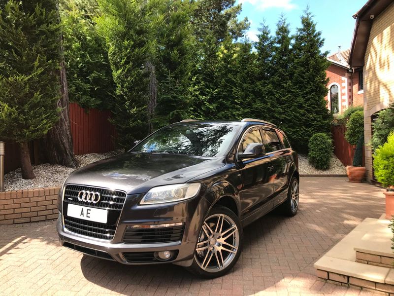 AUDI Q7