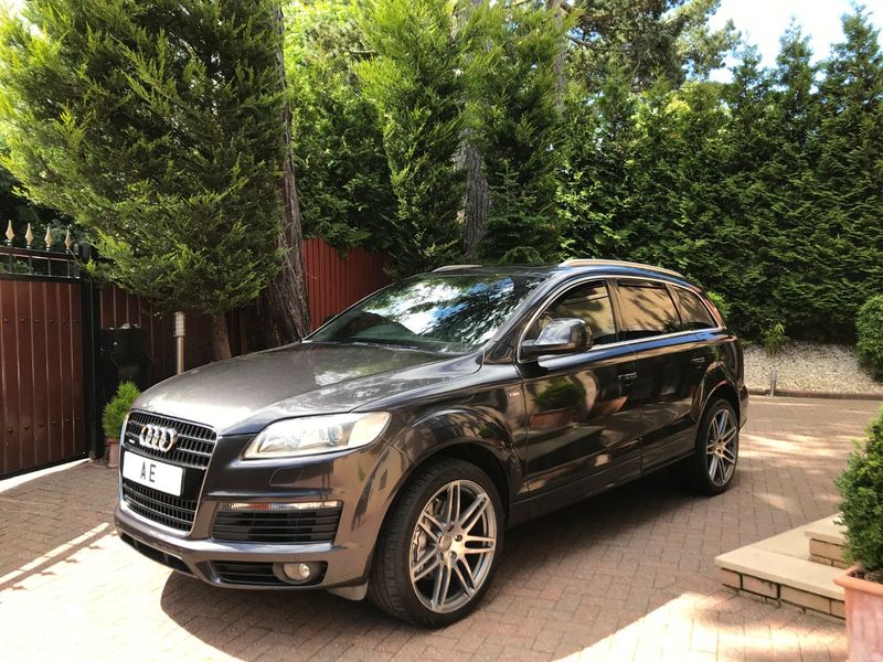 AUDI Q7