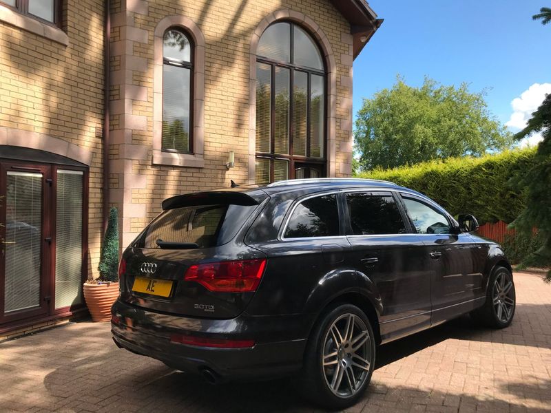 AUDI Q7