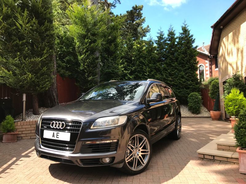 AUDI Q7