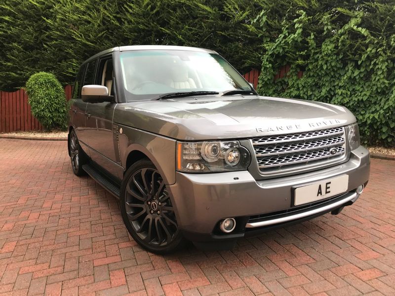 View LAND ROVER RANGE ROVER TDV8 VOGUE SE