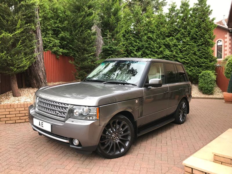 View LAND ROVER RANGE ROVER TDV8 VOGUE SE