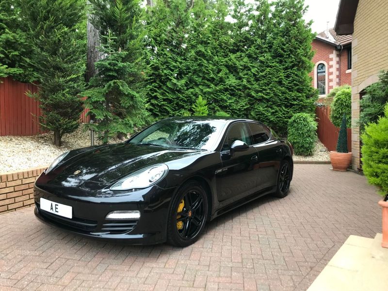 PORSCHE PANAMERA