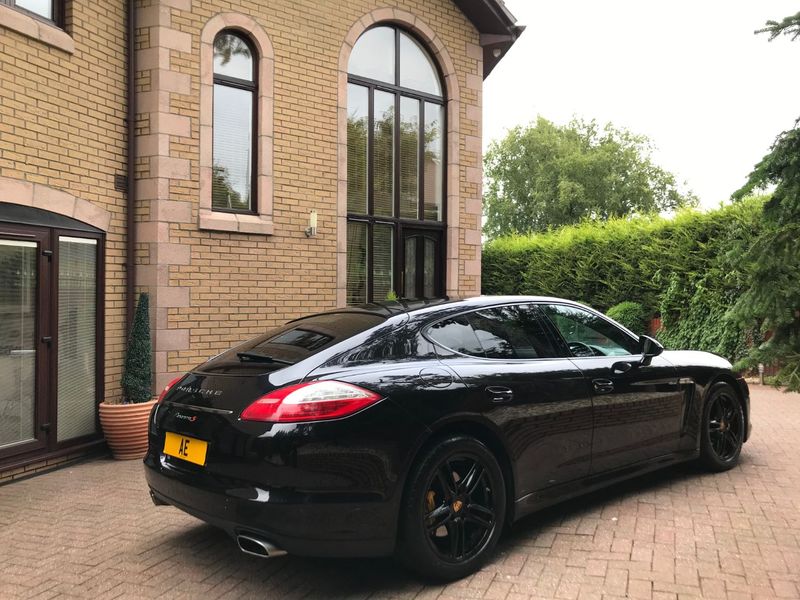 PORSCHE PANAMERA