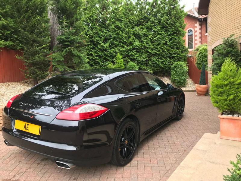 PORSCHE PANAMERA