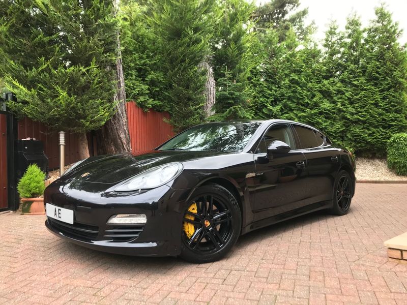 PORSCHE PANAMERA