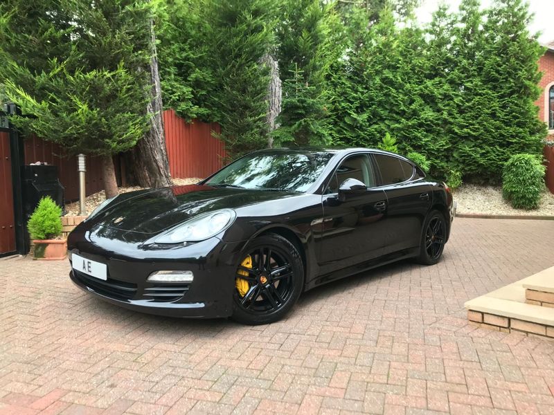 PORSCHE PANAMERA