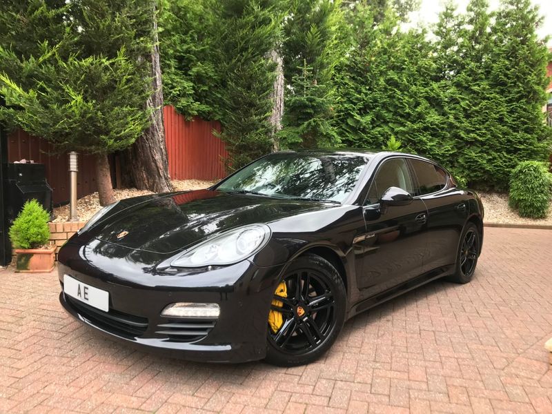 PORSCHE PANAMERA