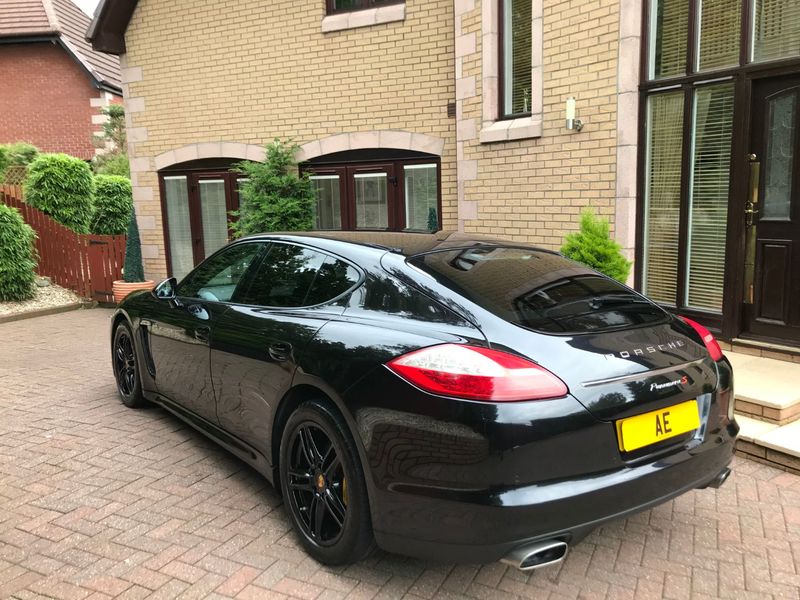 PORSCHE PANAMERA