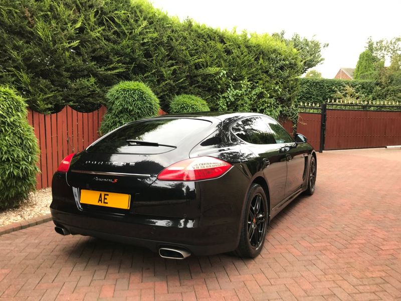 PORSCHE PANAMERA