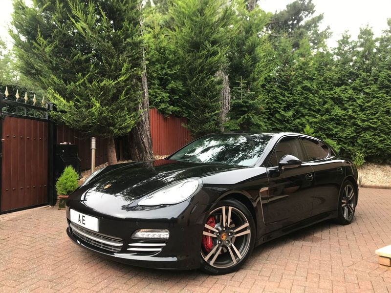 PORSCHE PANAMERA