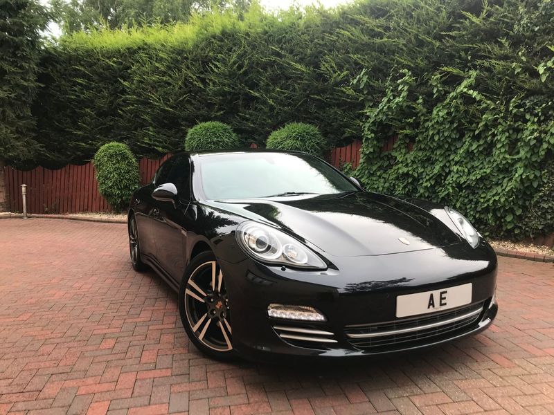 PORSCHE PANAMERA