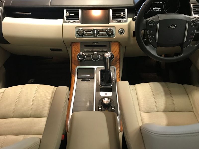 View LAND ROVER RANGE ROVER SPORT TDV6 HSE