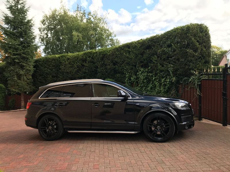 AUDI Q7