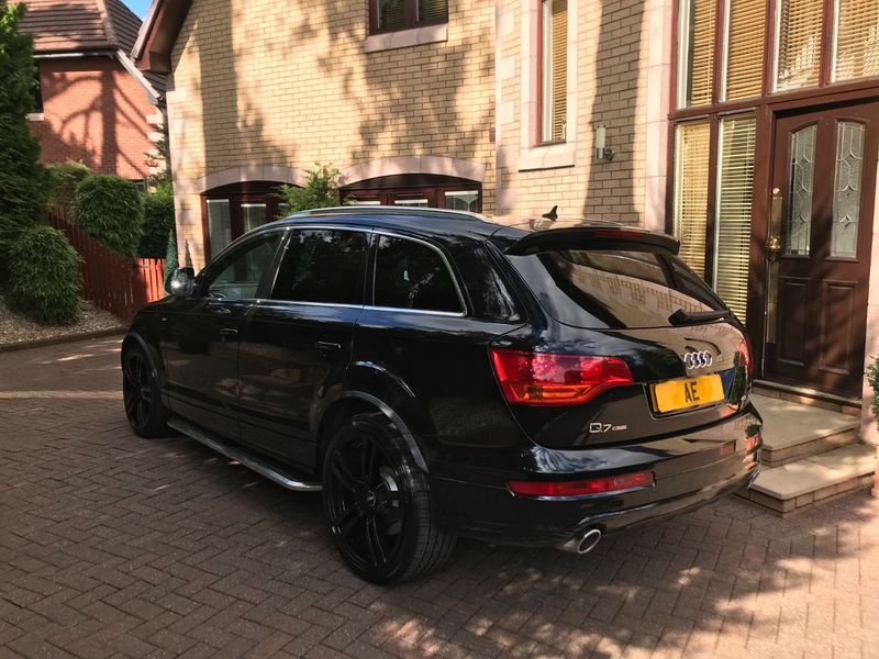 AUDI Q7