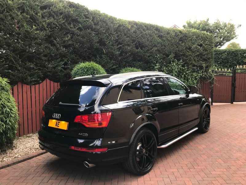 AUDI Q7