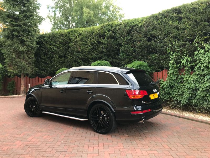 AUDI Q7