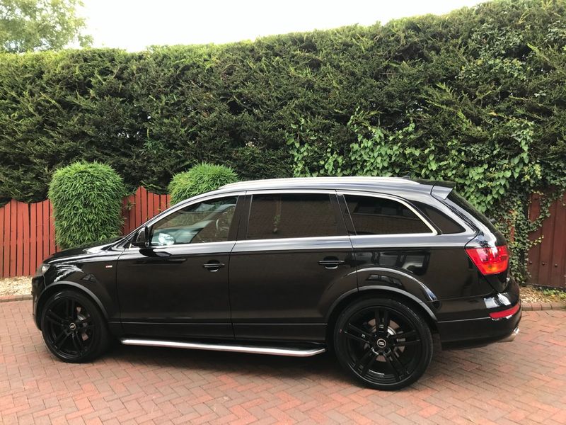 AUDI Q7