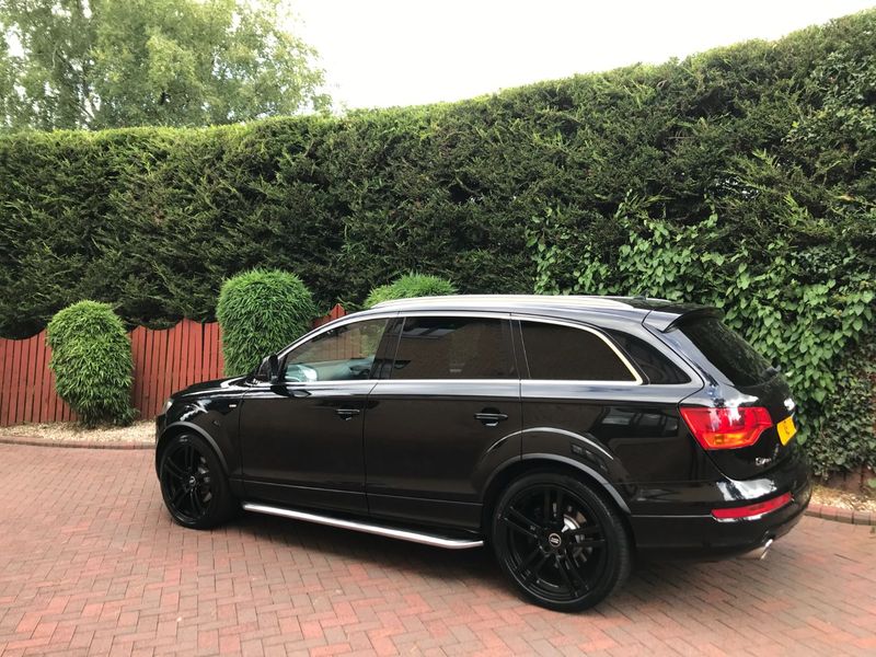 AUDI Q7