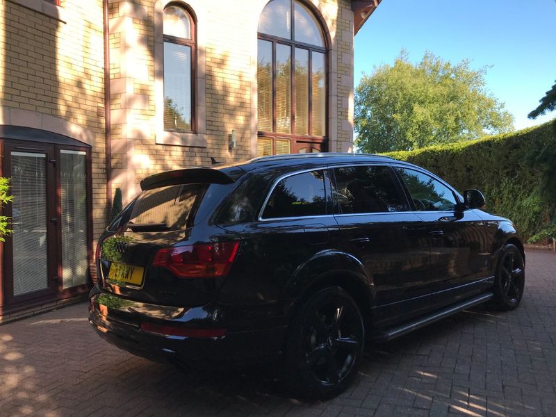 AUDI Q7