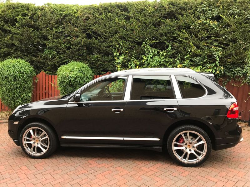 PORSCHE CAYENNE