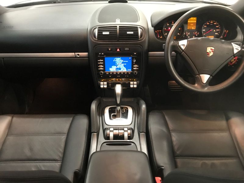 View PORSCHE CAYENNE 3.0 V6 D TIPTRONIC S