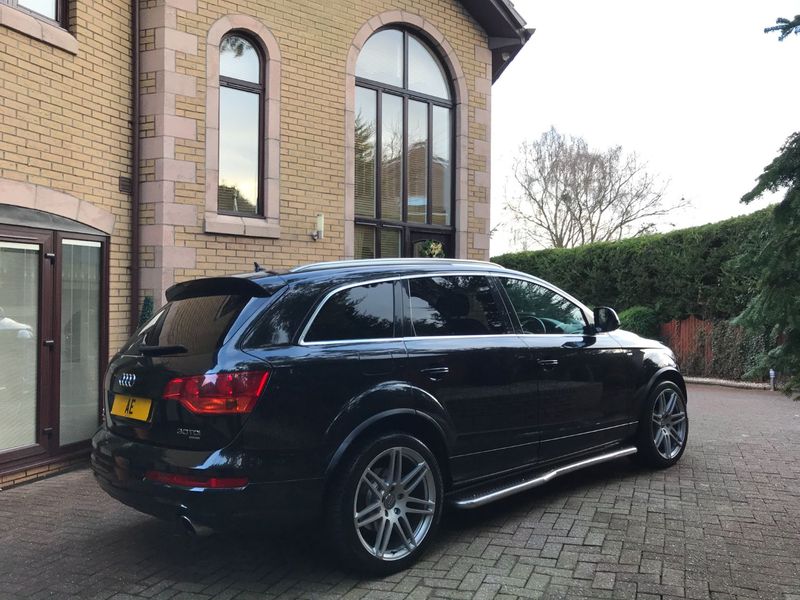 AUDI Q7