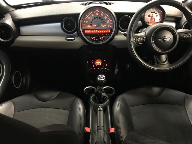 View MINI COUPE COOPER SD  CHILIE