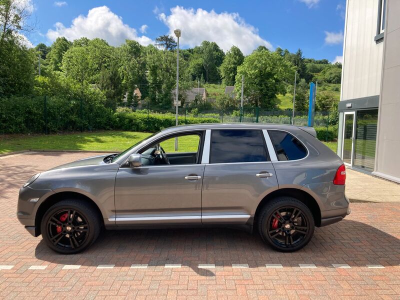 PORSCHE CAYENNE