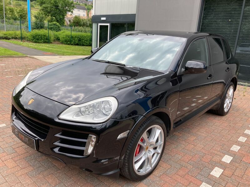 PORSCHE CAYENNE